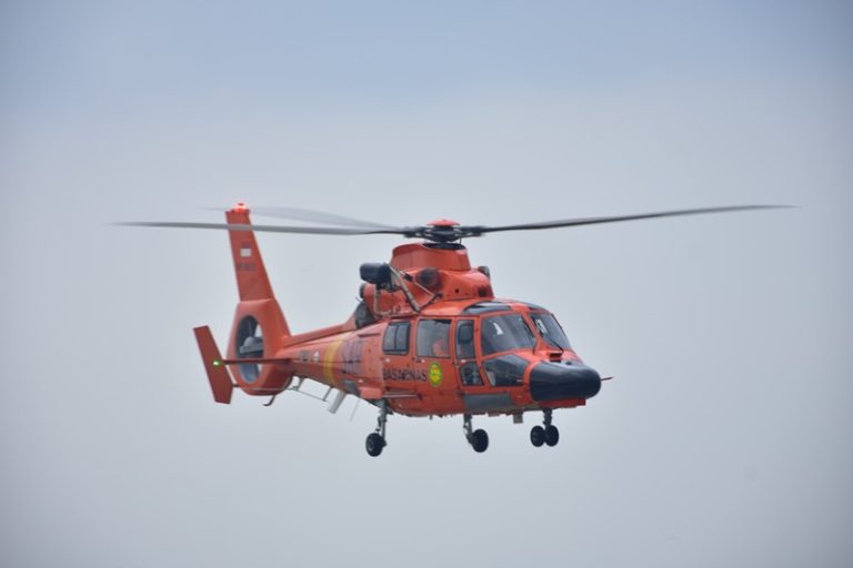 Skuadron Udara 400 Wing Udara 2 Berlatih EMU Bersama Basarnas Surabaya