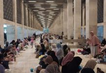Masjid Istiqlal Takjil Gratis