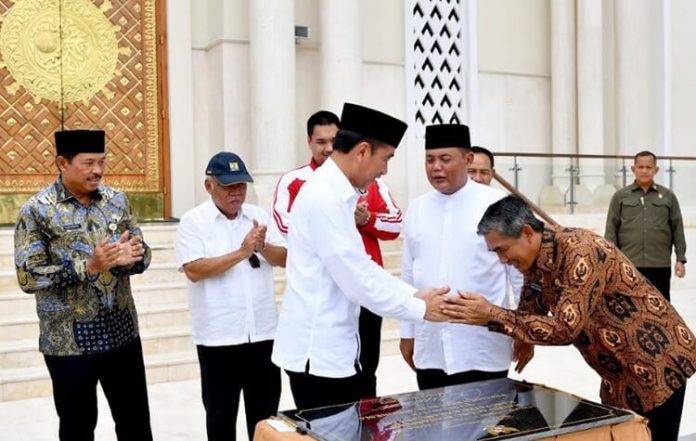 Jokowi Masjid Agung Madaniyah