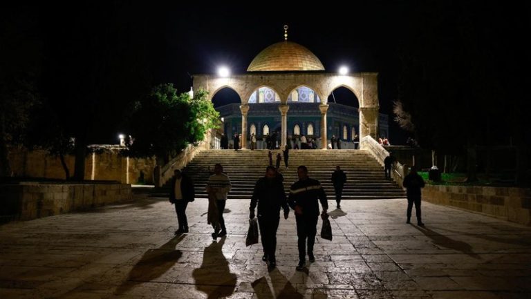 Ramadan Penuh Kebaikan: Amalkan Doa-Doa Ini untuk Palestina