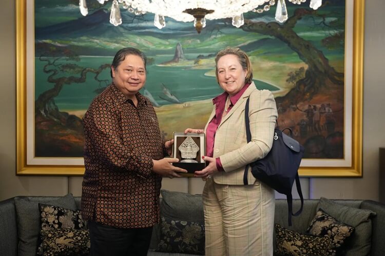 Terima Kunjungan Menteri Inggris, Menko Airlangga Bahas Kerja Sama Ekonomi Strategis