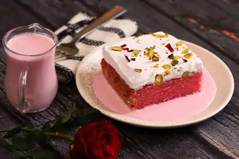 Sensasi Lembut Manis Rose Tres Leches, Hidangan Istimewa untuk Berbuka Puasa