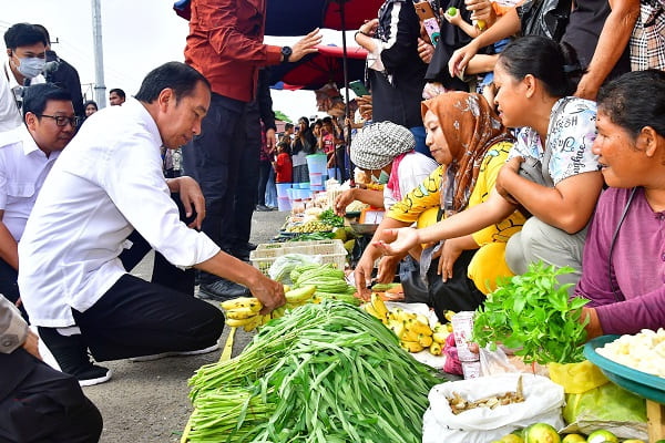 Presiden Jokowi Kunjungi Pasar Muara Bungo