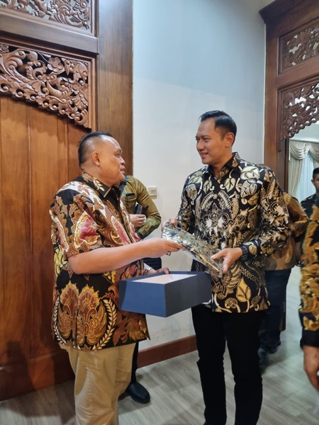 Sambut Kedatangan Menteri AHY