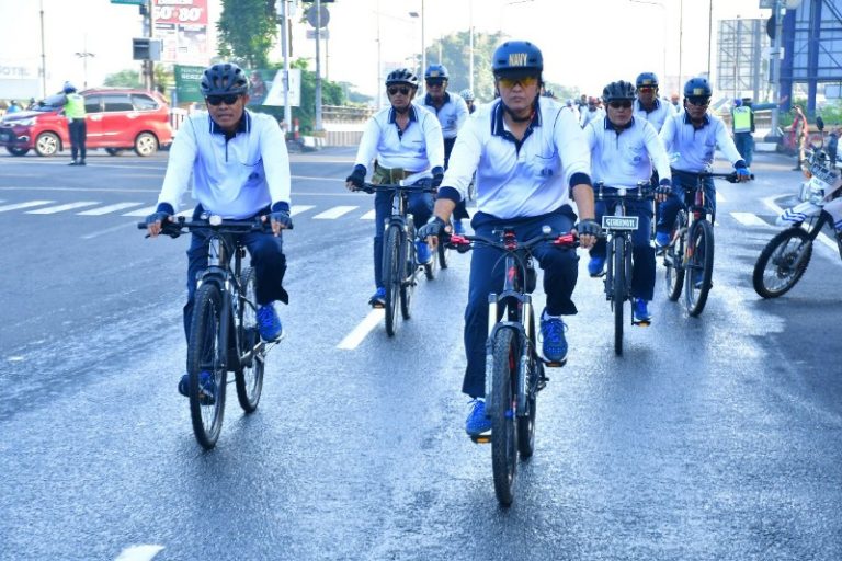 Fun Bike dan Baksos Pangkotama TNl AL Wilayah Surabaya Jelang HUT ke-68 Penerbangan TNl AL
