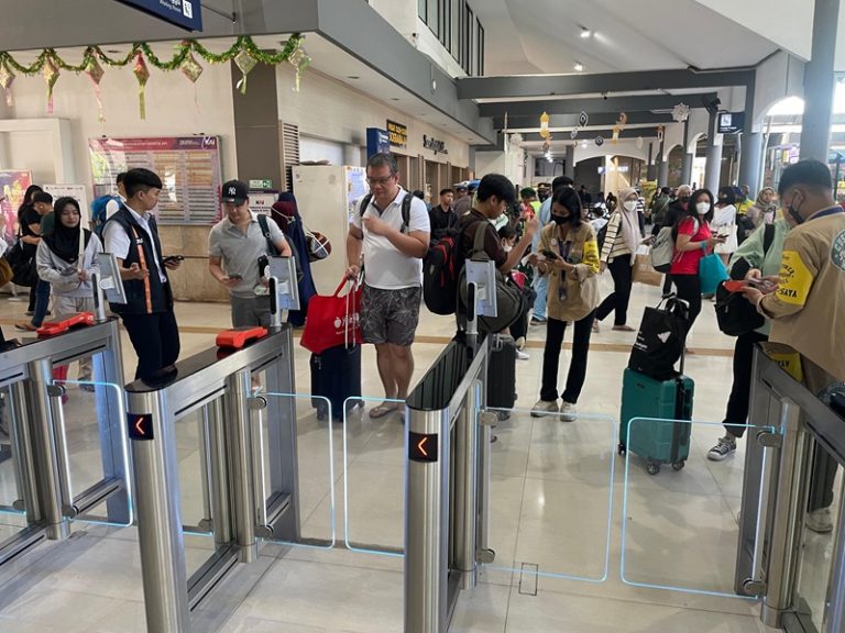 Puncak Arus Mudik, Lebih Dari 27 Ribu Pelanggan Berangkat dari Daop 8 Surabaya