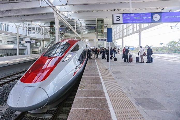 Kereta Cepat Jakarta-Surabaya