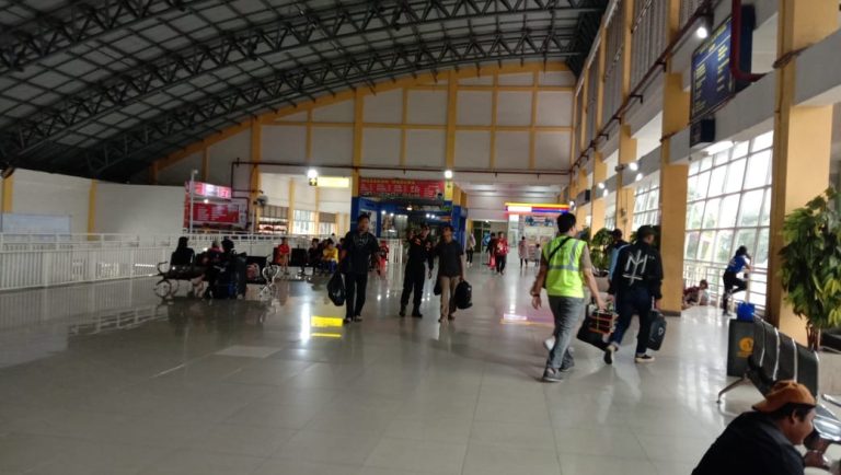 H-3 Hari Raya Idul Fitri di Terminal Purabaya Semakin Ramai Pemudik