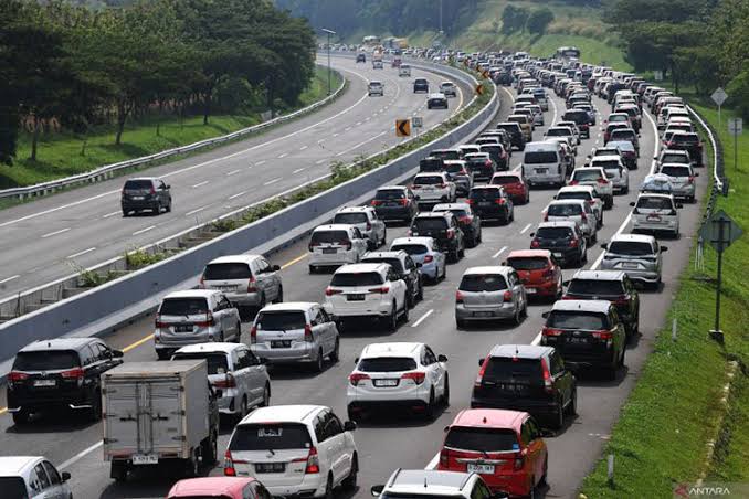 Hari Ini Jasa Marga Prediksi Puncak Arus Balik di Jalan Tol Terjadi