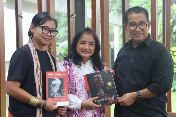 Dayak Long Ears Through