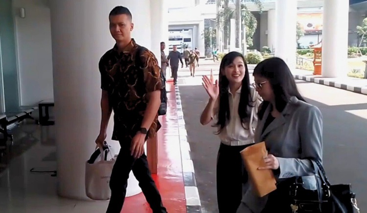 Sandra Dewi Pemeriksaan