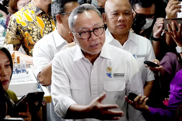 Mendag Zulhas Sebut Warung Madura Boleh Buka 24 Jam