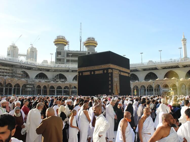 Jangan Ketinggalan! Inilah 5 Jenis Barang Penting yang Wajib Dibawa saat Ibadah Haji