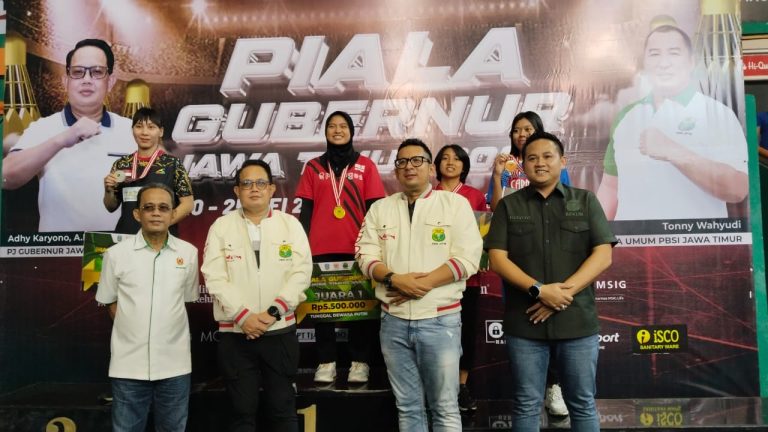 Pj Gubernur Jatim Adhy Karyono Dorong Atlet Bulu Tangkis Terus Berlatih