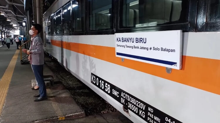 Kereta Api Banyubiru
