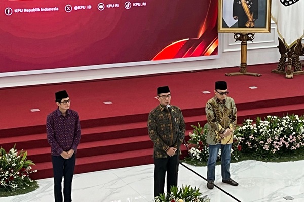 Ketua KPU Hasyim Asyari Lantik 55 Anggota