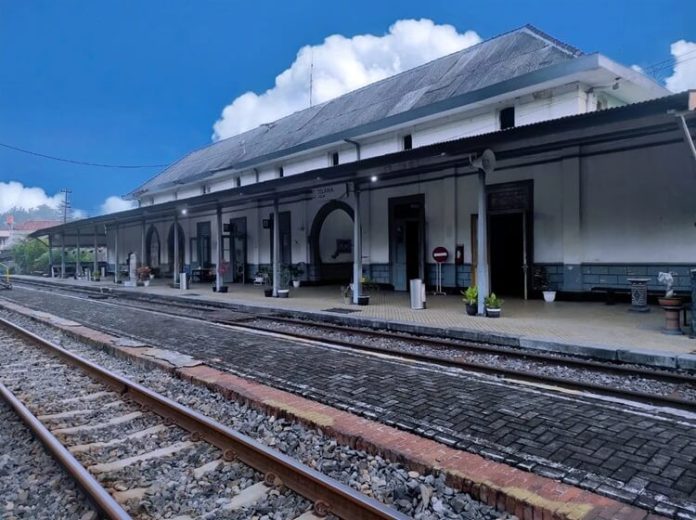 Kereta Api Banyubiru