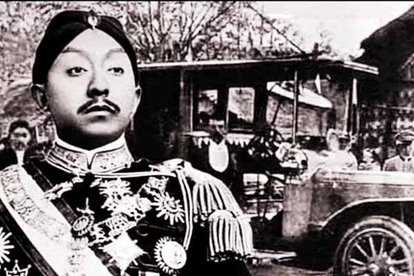 Benz Victoria Phaeton Mobil Pertama di Indonesia