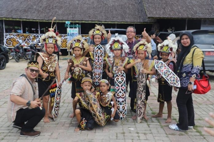 HKN Suku Dayak