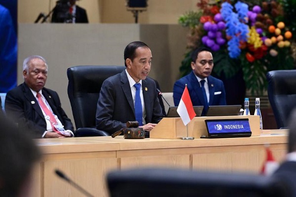 Presiden Jokowi Buka High Level Meeting KTT