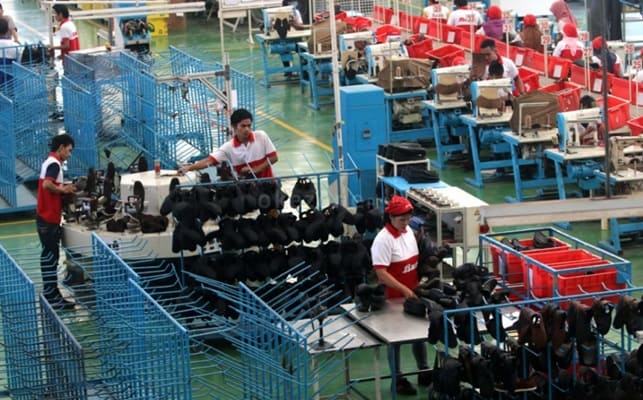 Sejarah Sepatu Bata yang Tutup Pabrik