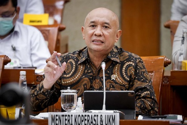 Menteri Teten Lantik Wientor Rah Mada