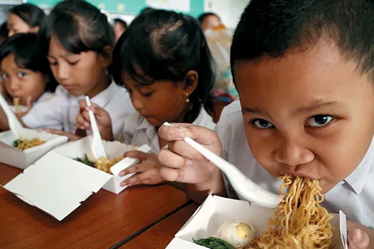 Anak Sekolah Sarapan