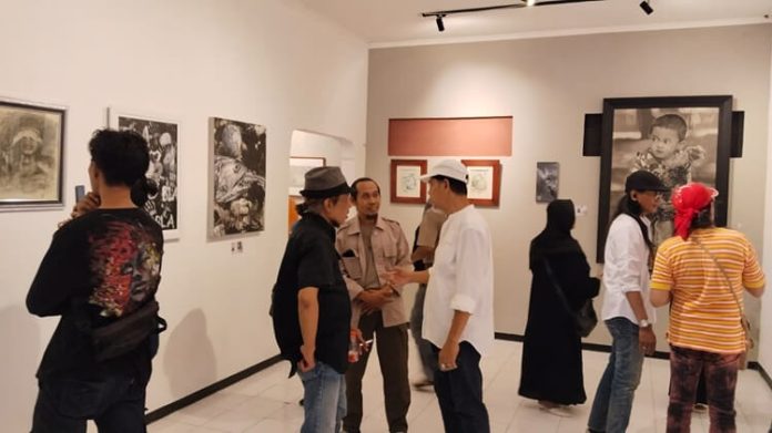 Pameran Lukis Hitam Putih