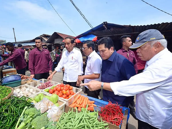 Presiden Jokowi Tinjau Pasar Senggol Dumai