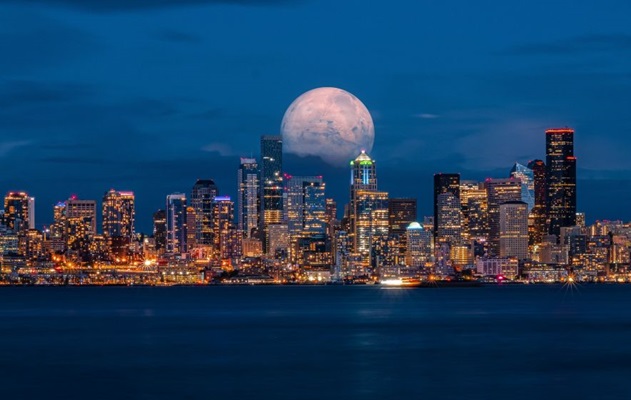 Fenomena Langka Strawberry Moon