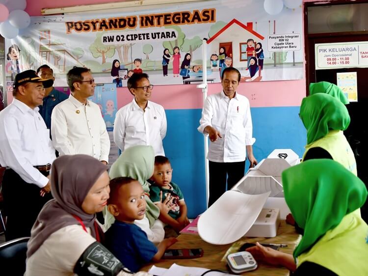 Jokowi Posyandu