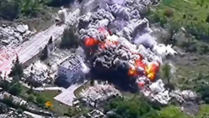 Rusia Jatuhkan Bom Raksasa 3 Ton