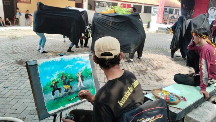 Pameran Black and White