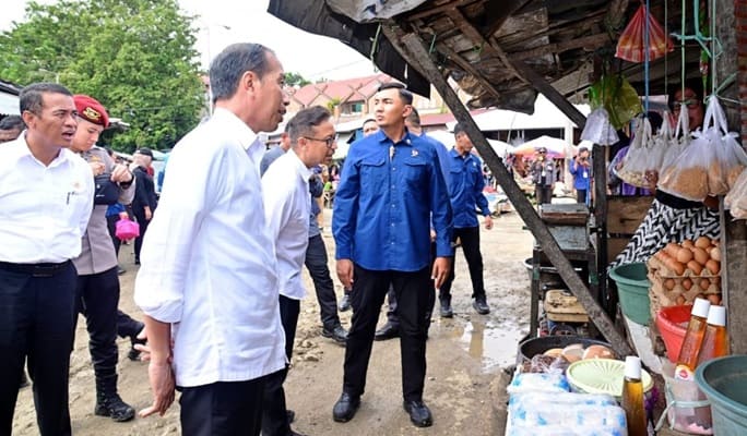 Presiden dan Ibu Iriana Cek Harga Bahan Pokok