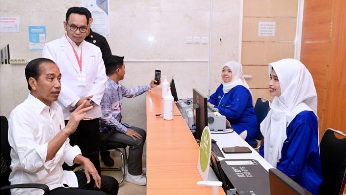 Presiden dan Ibu Iriana Tinjau RSUD Prof. Dr. H. M. Anwar Makkatutu