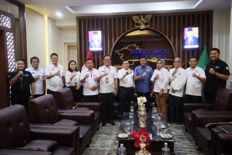 Terima Audiensi Kadin Sumsel, Pj Gubernur Elen Bahas Rekor Muri Minum Kopi Terbanyak Pinggir Sungai