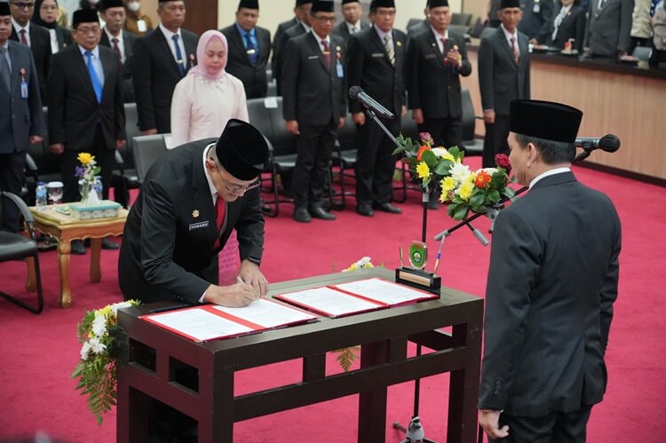 Pj Gubernur Sumsel Lantik Edward Candra jadi Pj Sekda