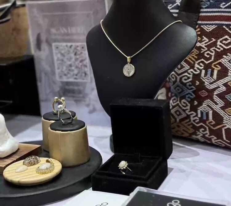 Keren! Aksesoris Berbahan ASI Tampil di Pameran Produk UMKM Jateng di Bali