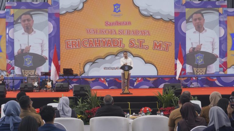 Pemkot Surabaya Bersilaturahmi Dengan 3.500 Siswa Penerima Beasiswa Pemuda Tangguh