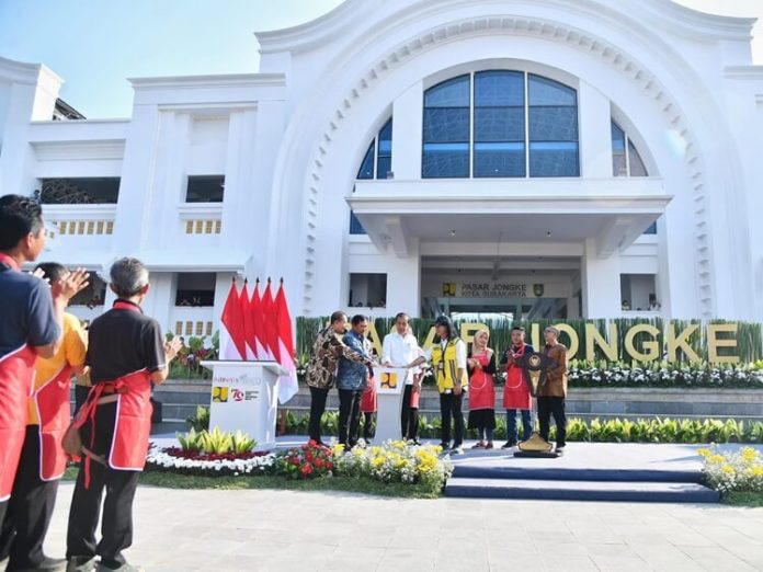 Jokowi Rehabilitasi Pasar Jongke
