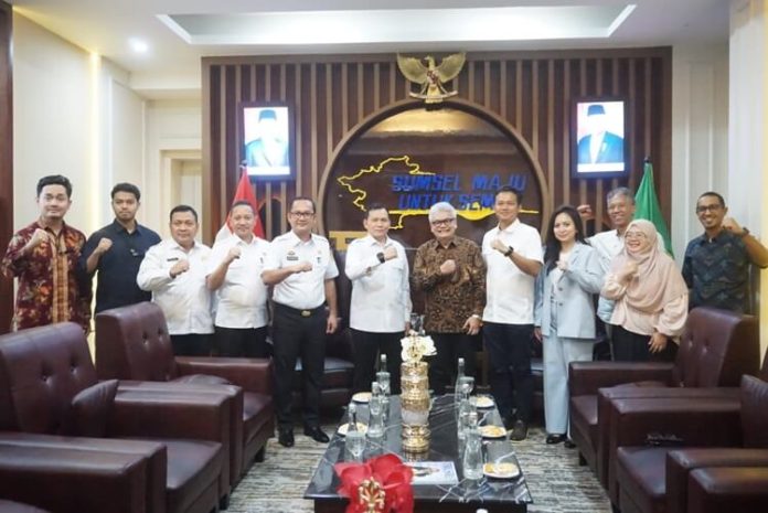 Guru Besar Cyber Law UNPAD