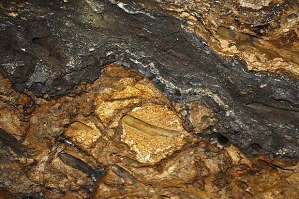 Legenda Pulau Berlapis Emas