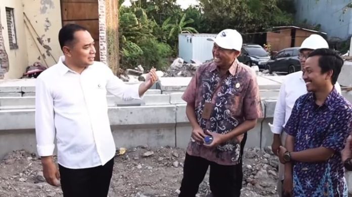 Pelebaran Jalan Lakarsantri