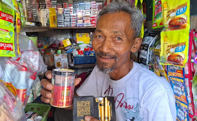 Pedagang Warung Madura Tolak Kebijakan