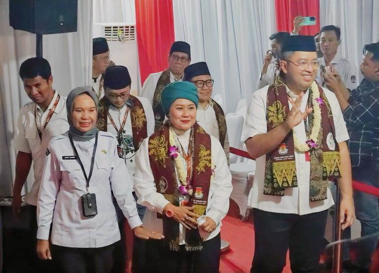 Luluk-Lukman Daftar KPU Jatim Mendekati Deadline Penutupan