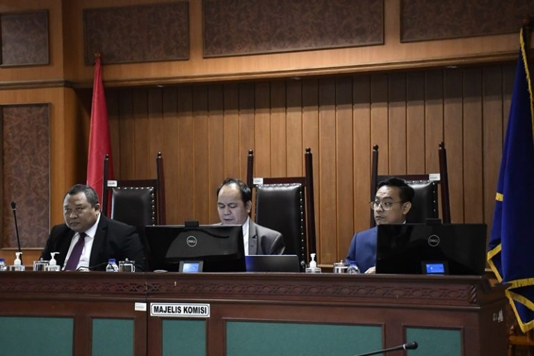 KPPU Gelar Sidang Majelis Komisi Terkait Akuisisi Semen Grobogan oleh Indocement