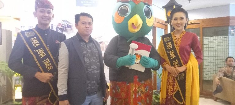 KPU Jatim Luncurkan Maskot ‘Si Jali’ dalam Sosialisasi Pilgub 2024 di Kota Lama