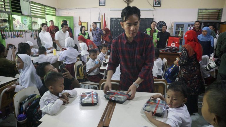 Gibran : Surabaya Jadi Percontohan Makan Bergizi Gratis