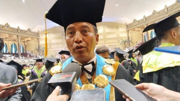 Cak Hasan: Lulusan UNESA Harus Tangguh dan Berani Beradaptasi