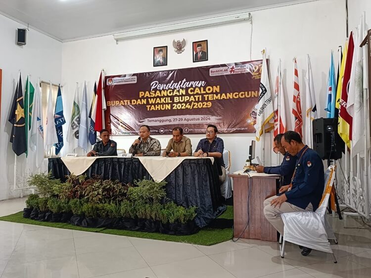 Bawaslu Temanggung bupati